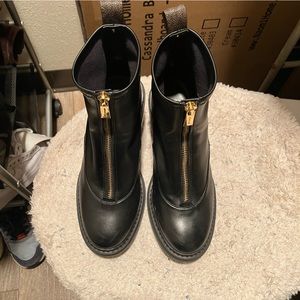 Boots Michael Kors size 6 3 times used